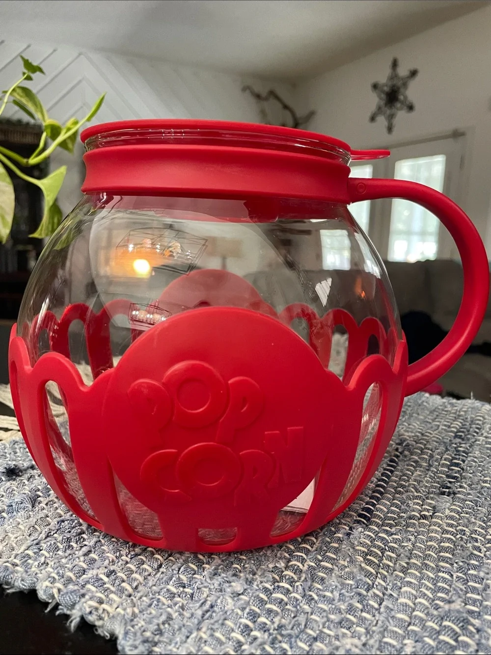 3 Qt Red Silicone-Trim Popcorn Maker with Handle
